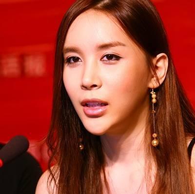 原创44岁变性女星河莉秀罕见自曝近况:就算不工作也能过10年好日子