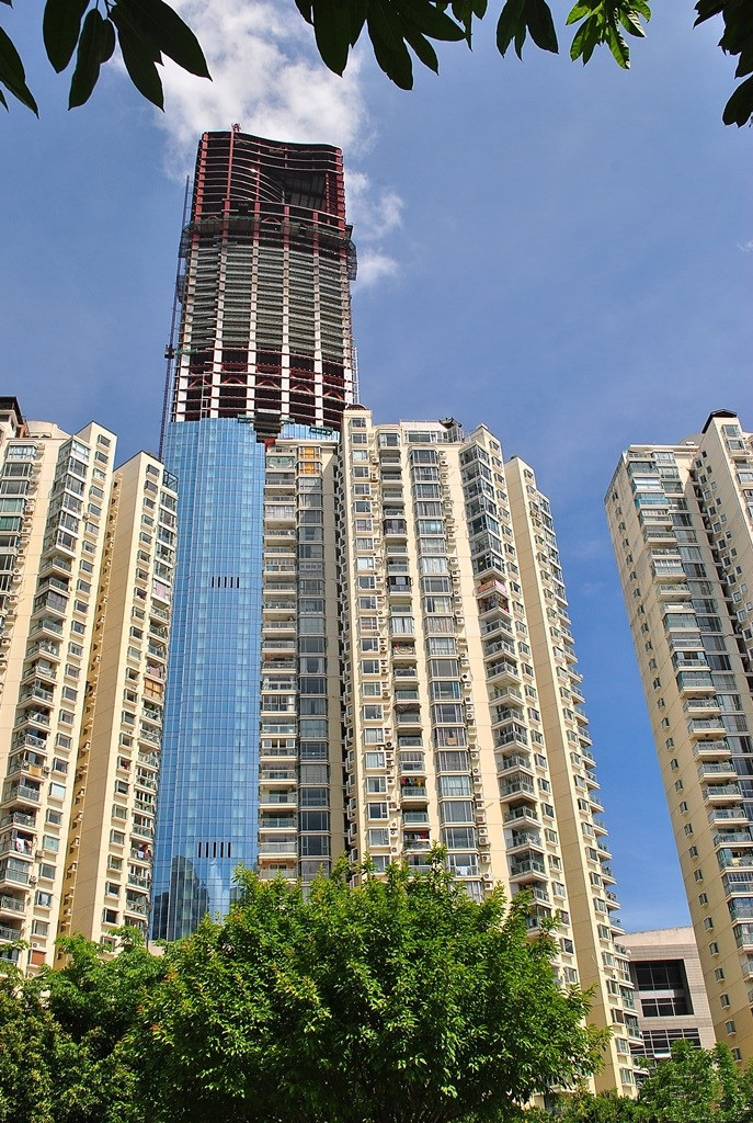 厦门该建筑物烂尾十四年,现如今大变身,成为福建省最高的大楼_高楼