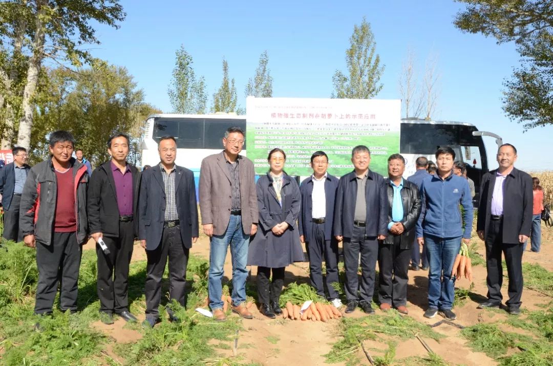 此次会议在乌兰察布市察哈尔右翼中旗农牧和科技局胡瑞军局长的主持下