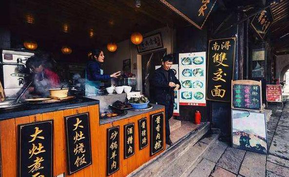 南浔这家双交面店开在古镇隐蔽处却有众多食客排队打卡