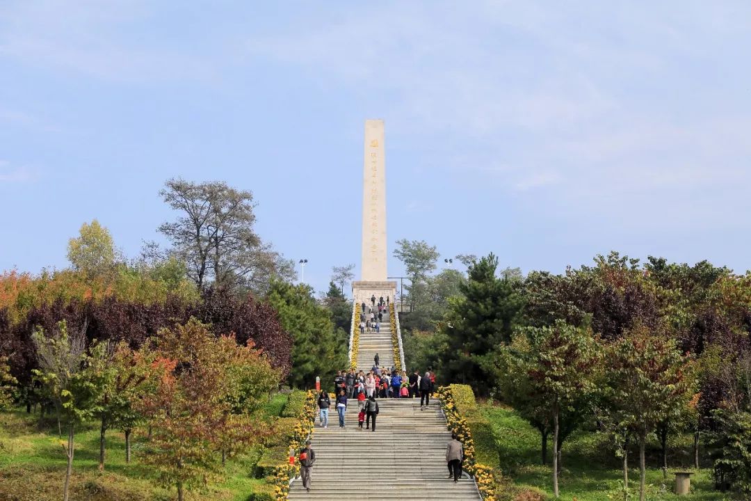 照金革命根據地紀念館被列為全國100個紅色旅遊經典景區之一.