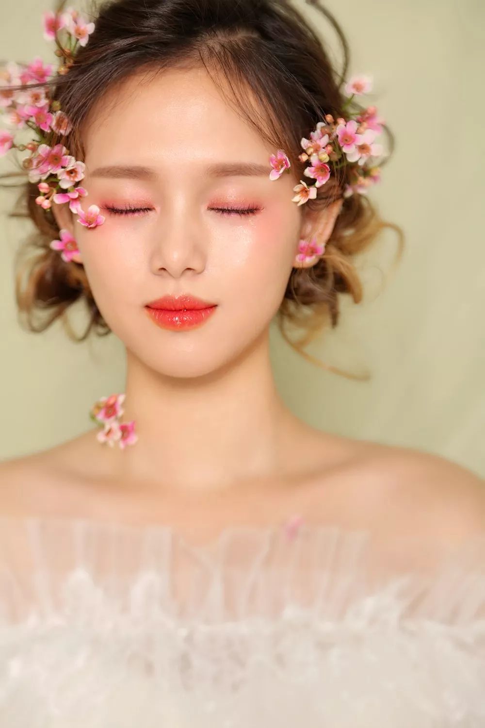 新娘桃花妆造型