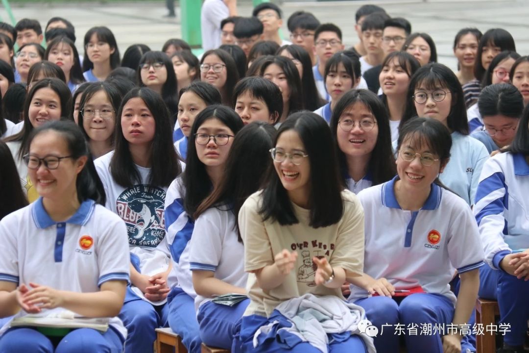 潮高夏裝校服比較簡潔,10,潮州市高級中學使得潮陽一中比其他學校多了