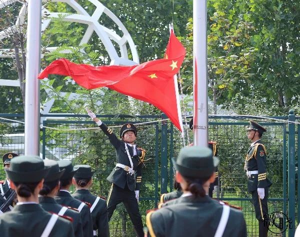 中國紅 | 你不曾瞭解的農大國旗班_五星紅旗