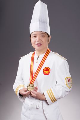 热烈祝贺杨浦职校胡玉娟荣膺2019上海工匠