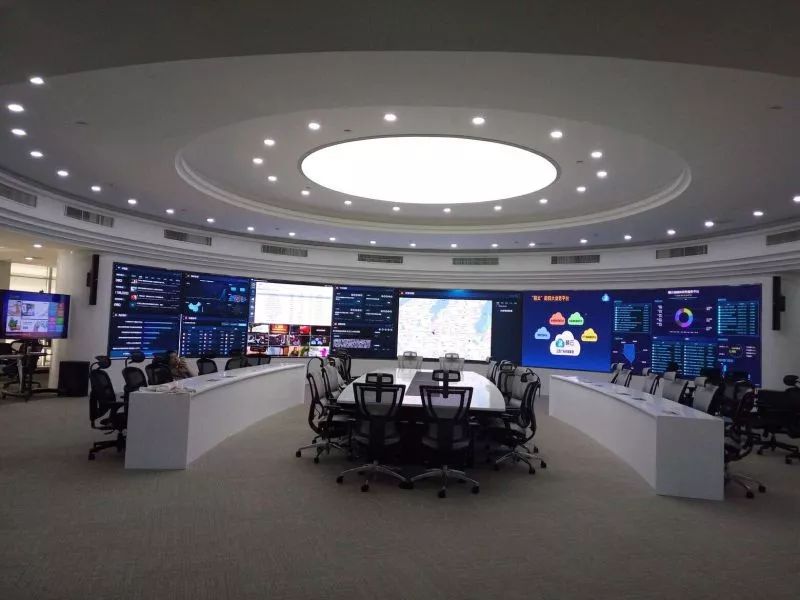 彩易达麒麟甲弧形大屏点亮新加坡监控室,安防监控完美展示_空间