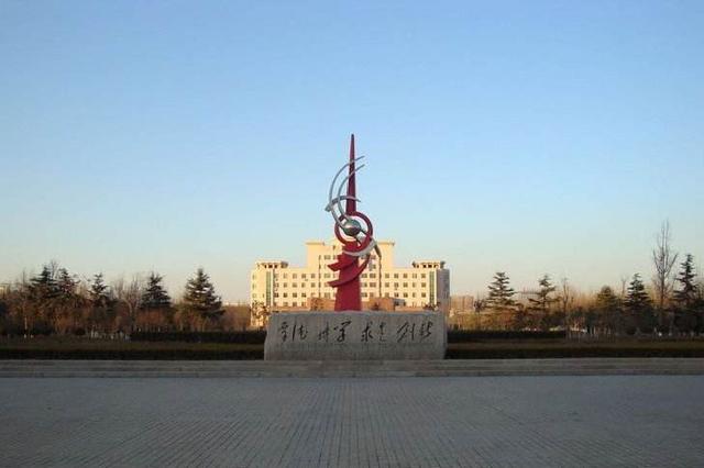 据媒体报道,10月11日8时许,太原师范学院文学院副教授郝建杰发布微博