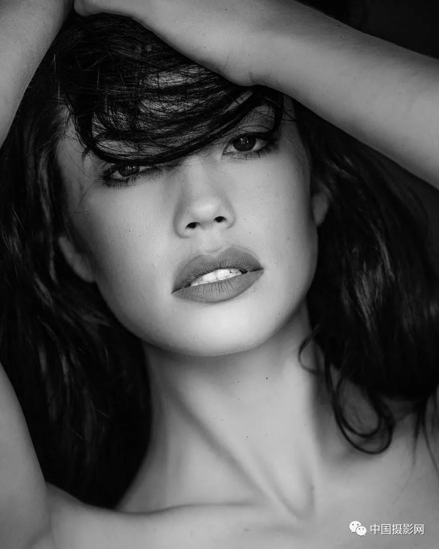 名家名作德国摄影师petermüller经典的黑白女性肖像摄影