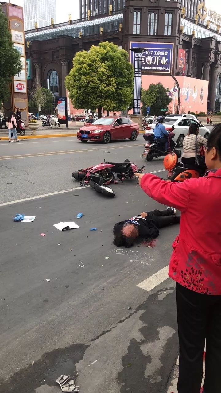 今天下午,南通新城区桃园路上汽车撞人逃逸?交警辟谣!