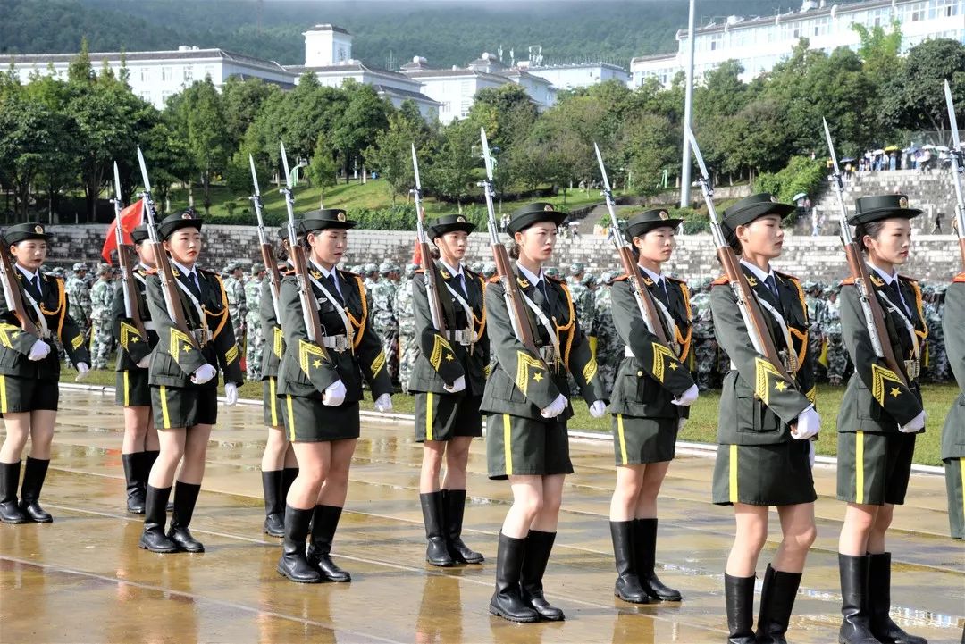 女子国旗护卫队纳新 丨 这面国旗,与你一同守护