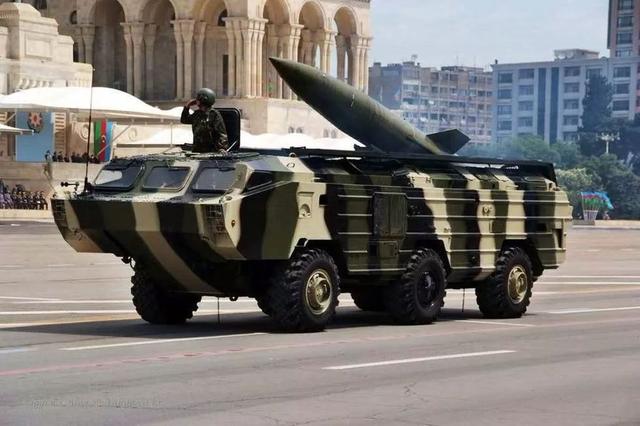 370毫米真理解放军将弹道导弹改箱式发射名曰远程火箭炮