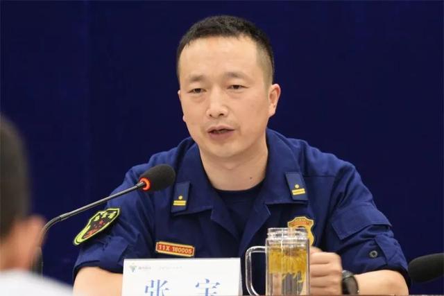 衢州市消防救援支队张宝代政委讲授不忘初心牢记使命主题教育专题党课