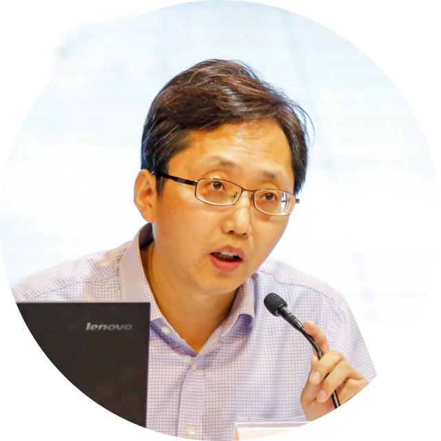 街道党工委副书记,办事处主任张晓英主持会议,并提出,当前这一阶段是"