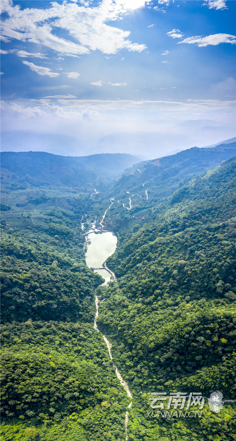 河发电厂(绿水河水电站)坐落于金平,屏边,河口和蒙自,个旧"三县两市"