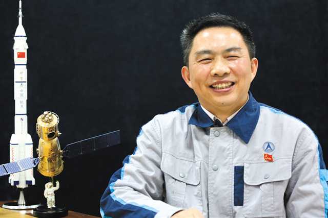 邓建华仰望星空航天筑梦02确保遥测万无一失