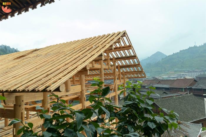 大山深处的短裙苗寨,有中国唯一建在水上的粮