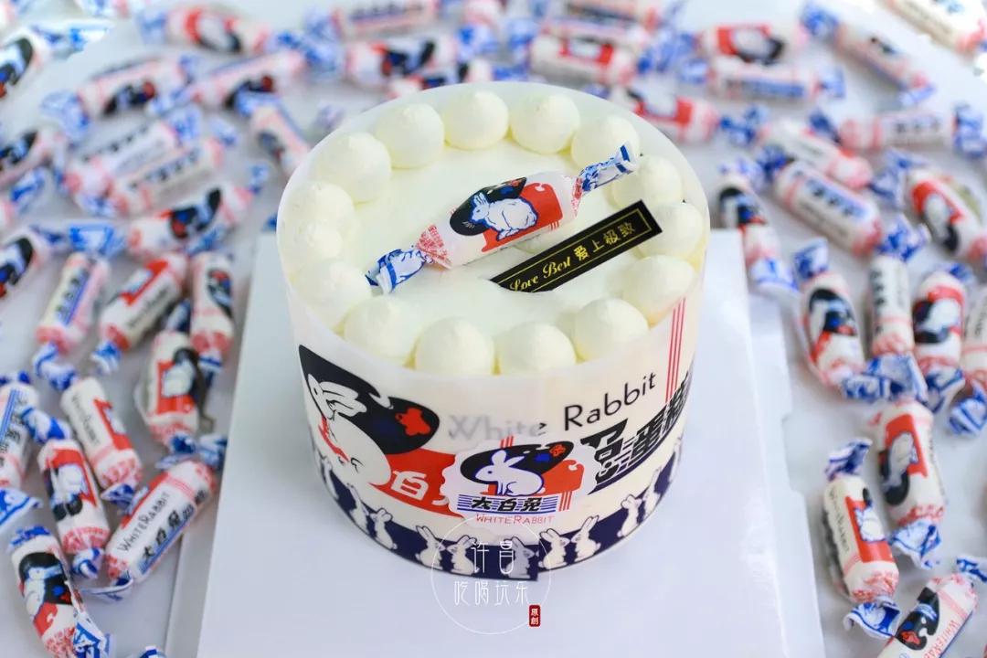 软萌的大白兔蛋糕从一颗大白兔奶糖变身为大白兔也变大了我们长大了>>