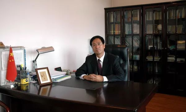 内蒙古2天落马2高校领导,1在任党委书记,1退休4年_肖剑平