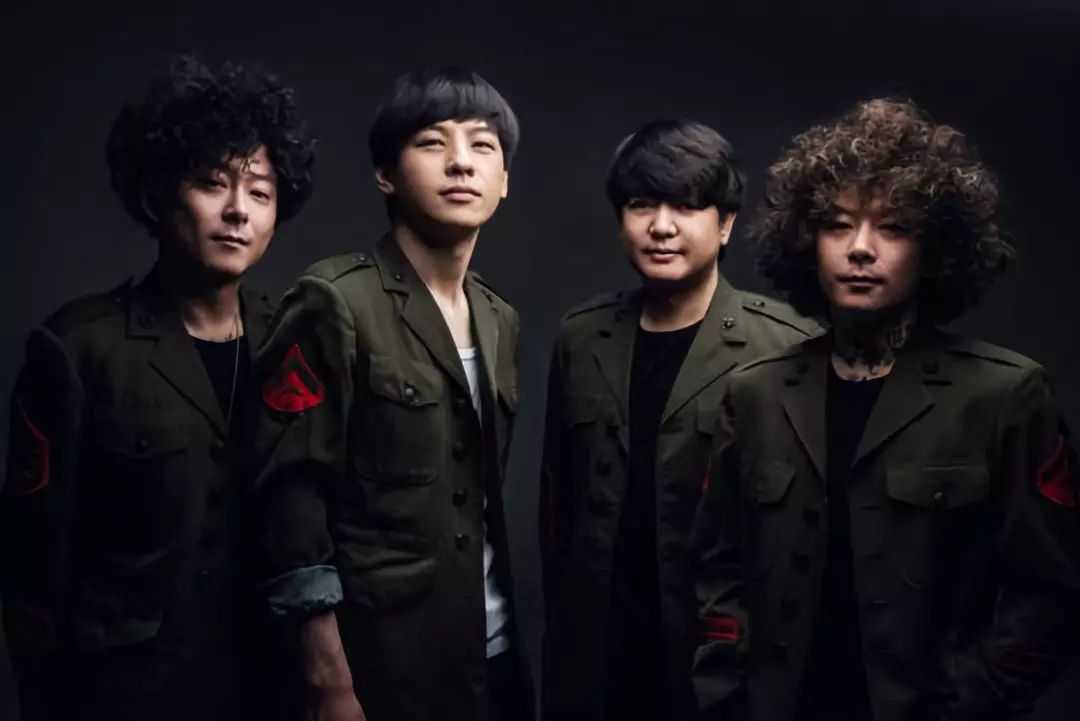 熊猫眼乐队中国流行朋克乐队《乐队的夏天》中还有一只年轻的乐队熊猫