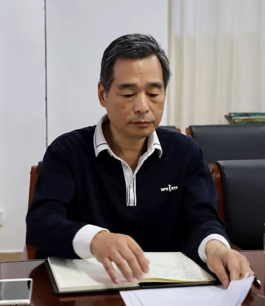 市关工委常务副主任李桂能,市委老干部局副局长程小平,刘德山及办公室