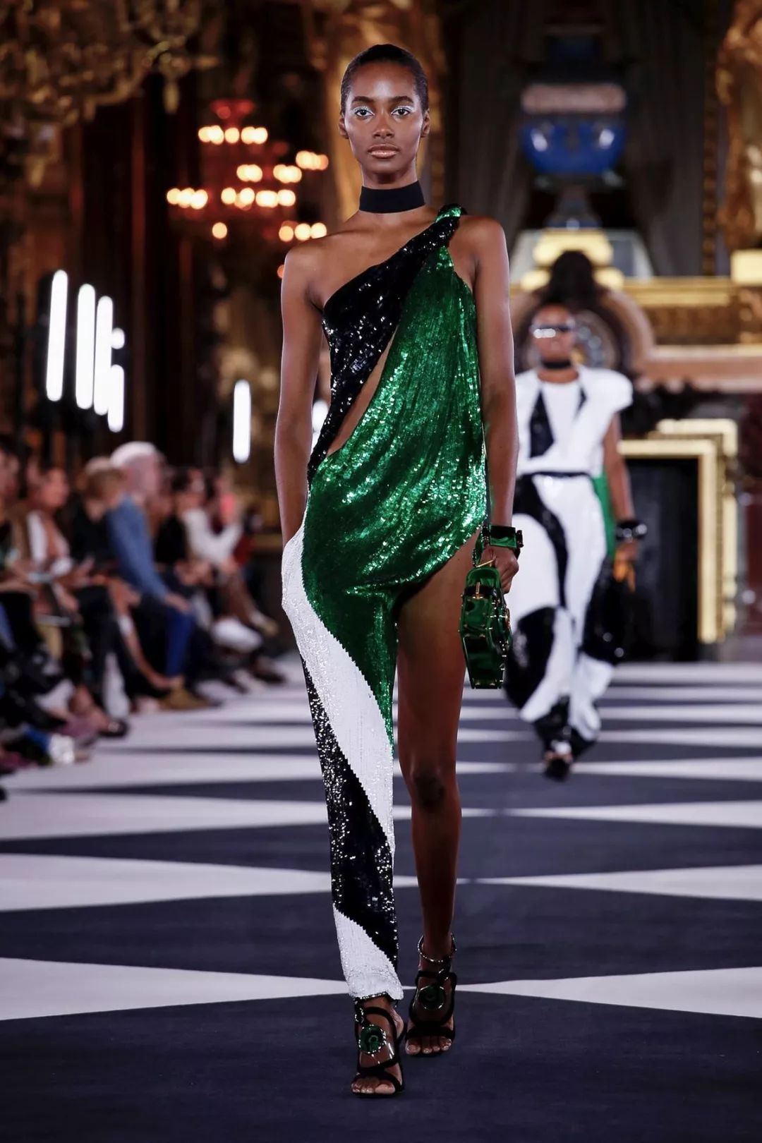 balmain2020春夏大秀先锋的几何图形黑白条纹解构设计