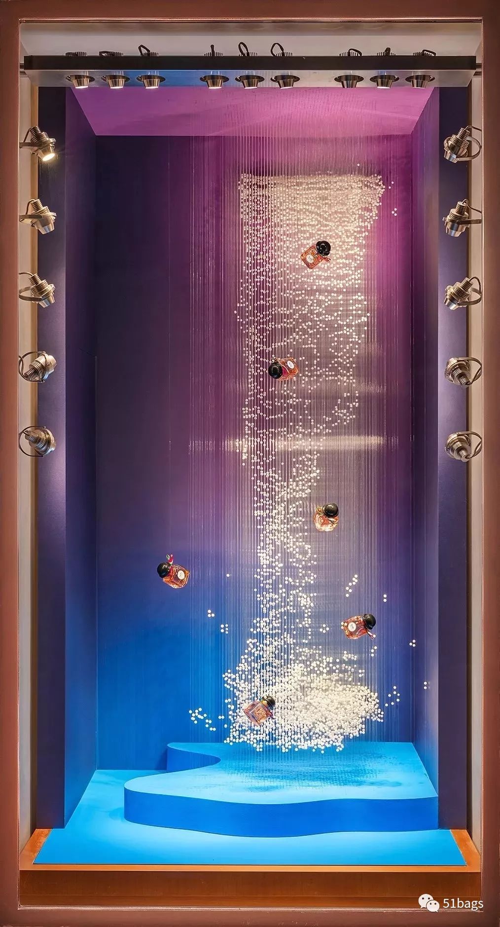 引起极度舒适爱马仕香奈儿2019秋季最新橱窗来了