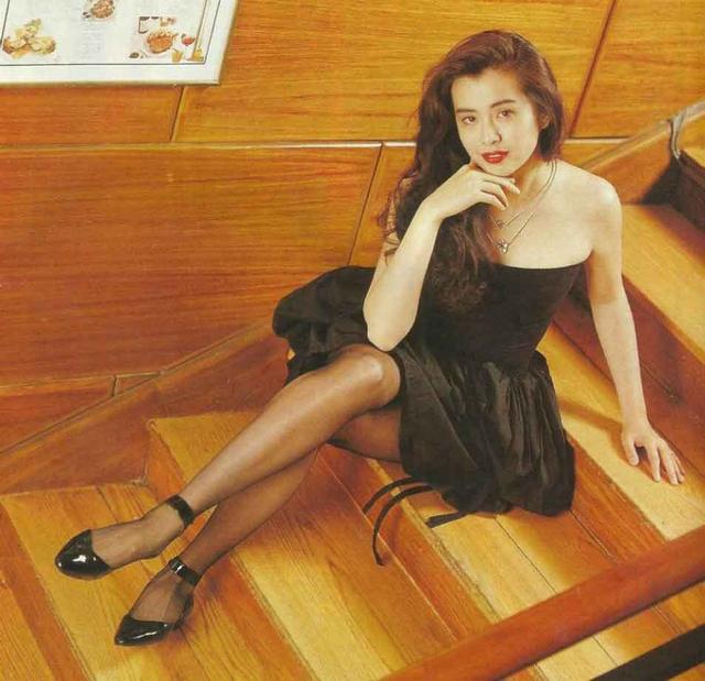 原创王祖贤年轻时的老照片美得太轰动你有一半都没看过