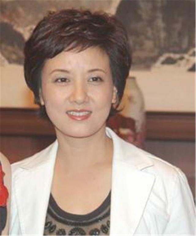 她是张国立的前妻,样样都没邓婕好,但却让邓婕痛苦了一辈子?_罗秀春