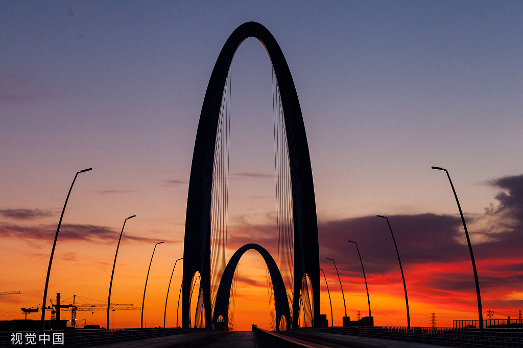 北京新首钢大桥朝霞醉人