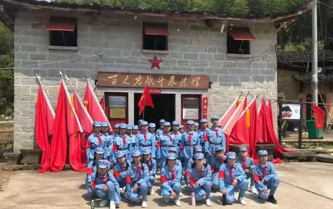 百丈岩战斗展陈馆石堂整训遗址推荐理由:九贝公路有着一段说不完的