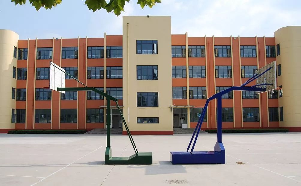 同和中学,白埠中学两所学校共有83名学生被平度一中,九中综合改革班