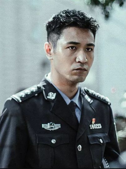 尺度太猛了,这么刚的国产剧,要炸!_李飞