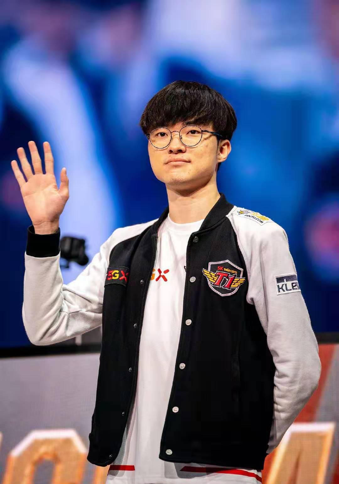 skt上演铁分奴模式李哥极限逃生后上演偷家好戏真惊喜