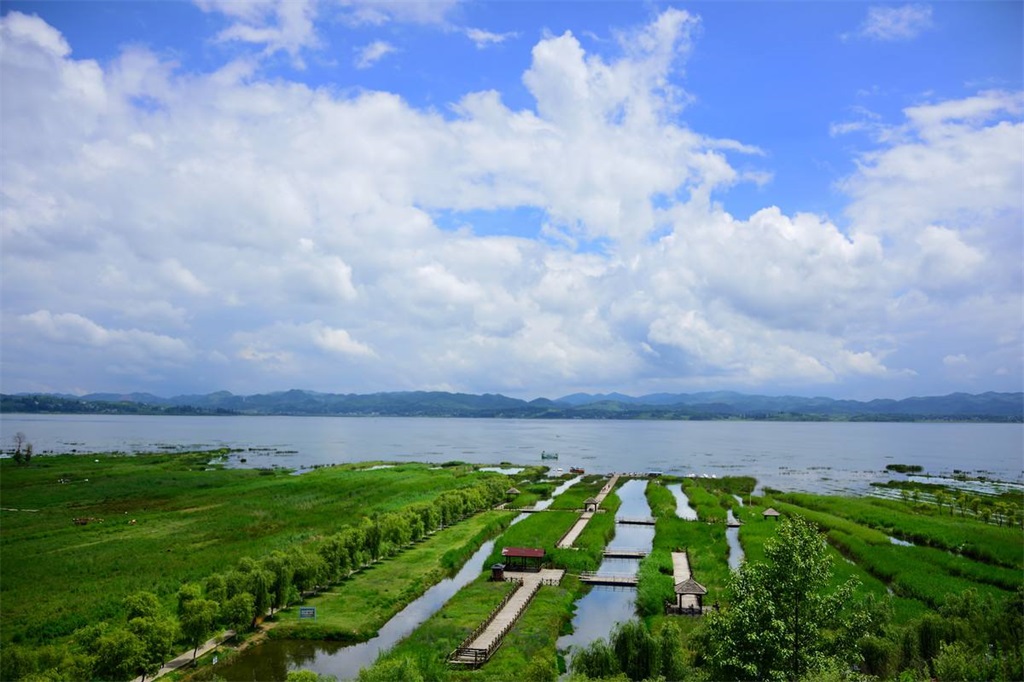 带你揭秘小众旅行地威宁草海