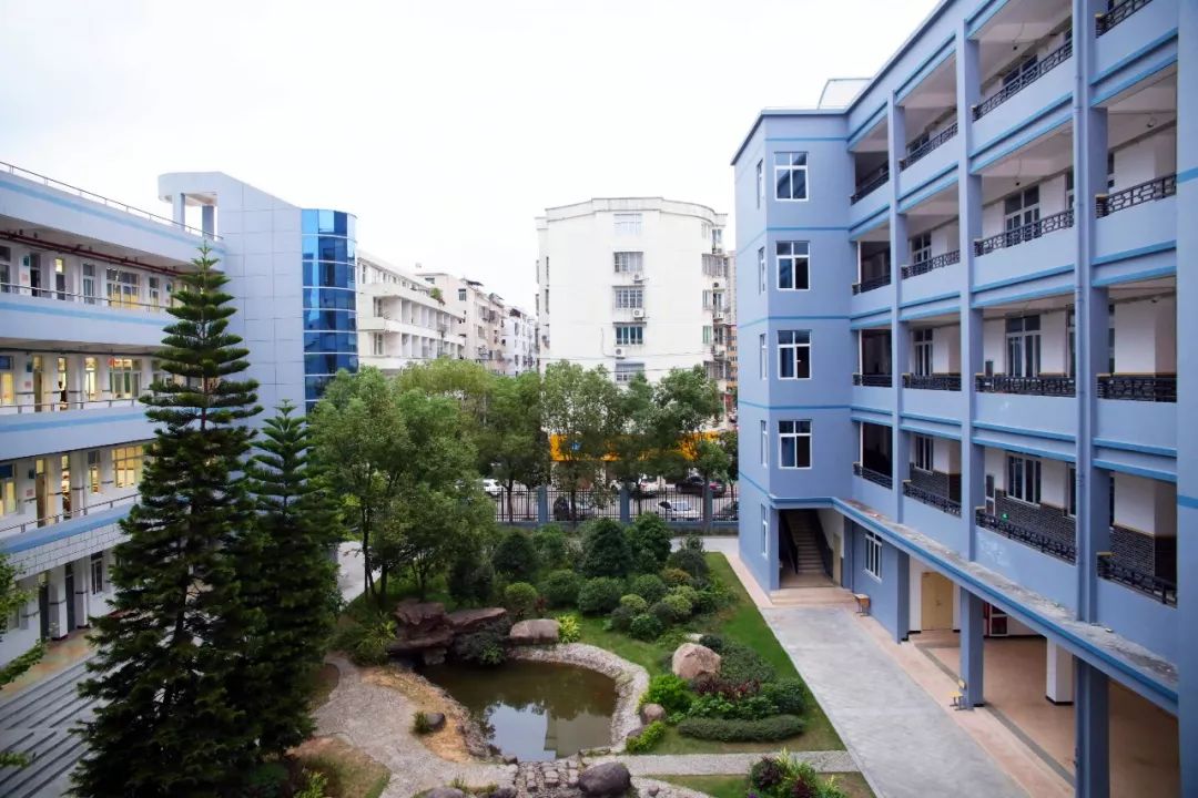 龙港市第四中学是温州师范学院教育科学实验学校,温州市课堂教学评价