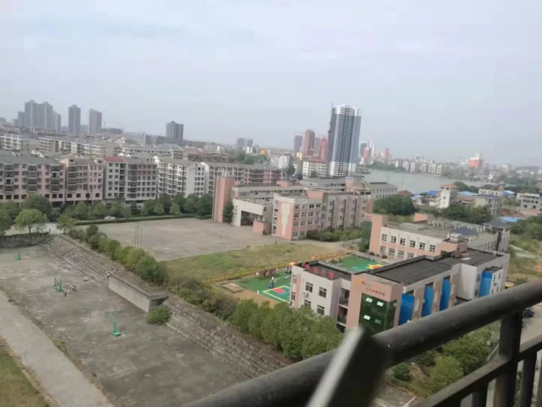 南嘉中学对面疾控单位房电梯12楼总高16层毛坯142平送大阳台,房东诚心