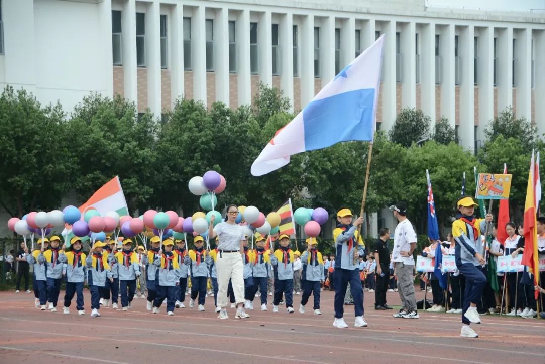 乐清市外国语学校第十五届体育节暨第十四届田径运动会开幕