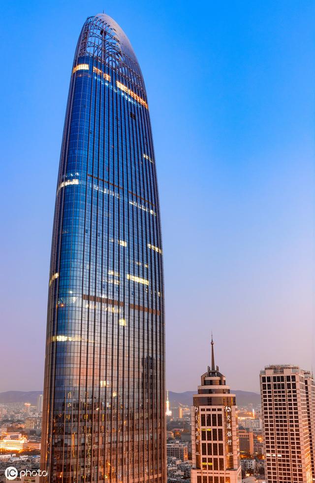 韩国第一高楼首尔的乐天世界大厦有济南泉城之根的气质