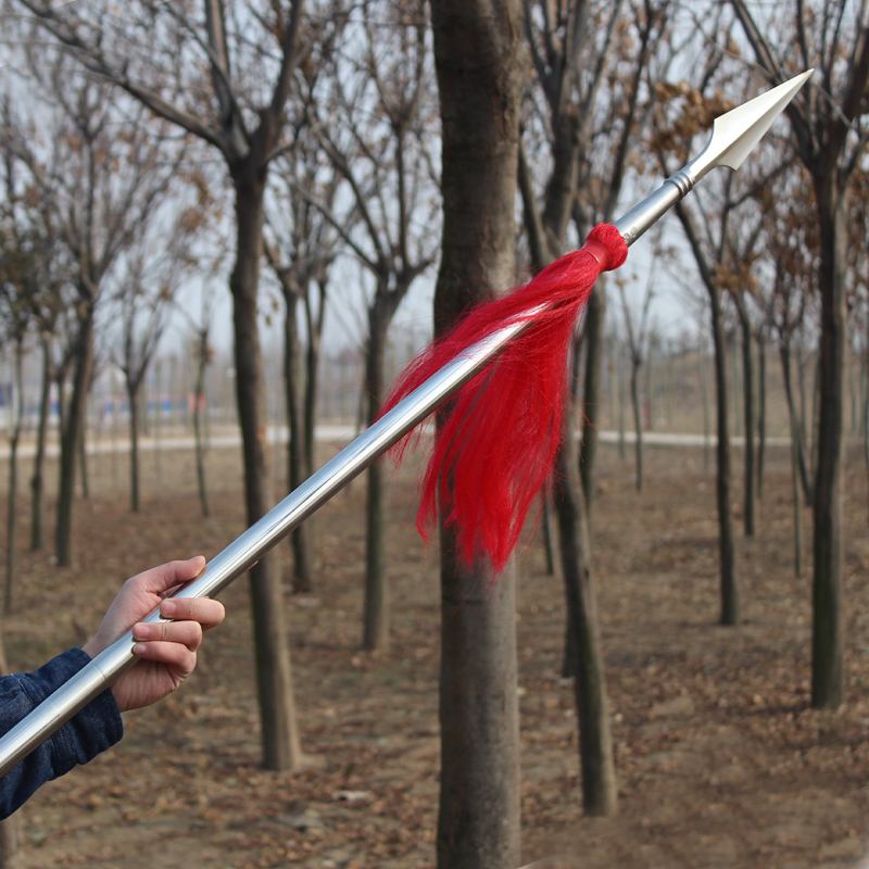 最后一点就是任何一种冷兵器要想在战场上发挥最强威力,肯定是离不开