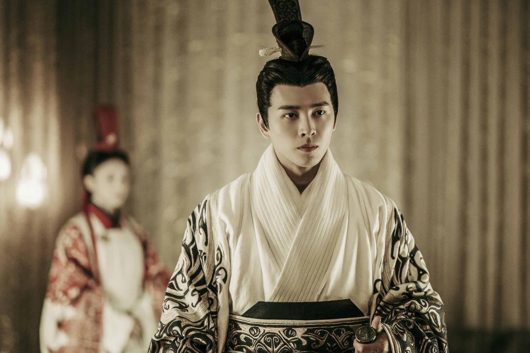 华阳夫人为什么要收异人为义子