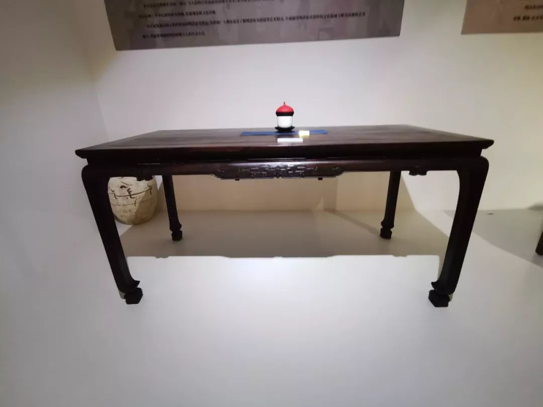 文化,马家窑文化等各时期陶器),"战汉雄风厅"(展示战国至汉代的硬纹陶