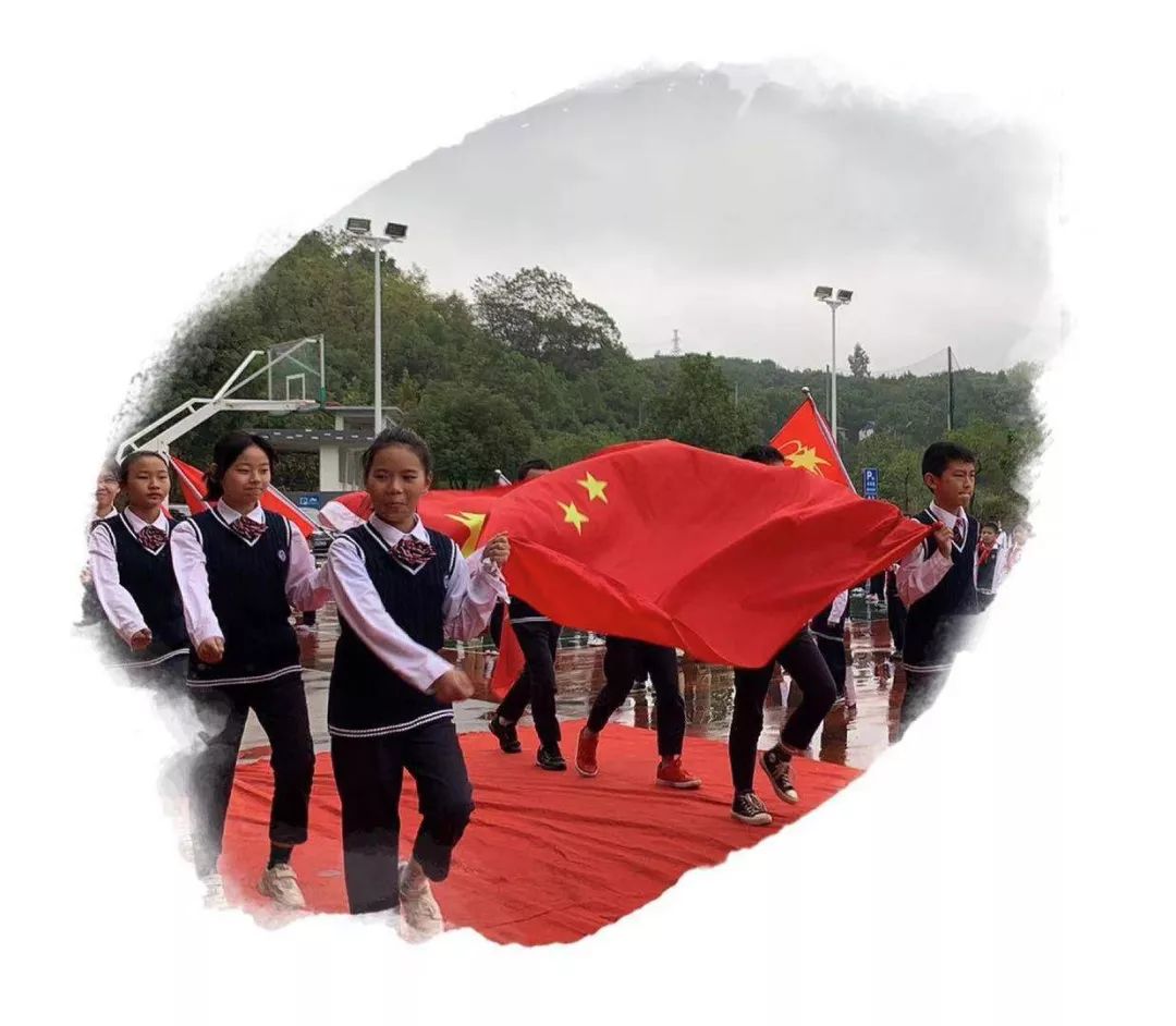2019年启龙学校庆祝中国少年先锋队建队70周年新生入队仪式暨法治教育