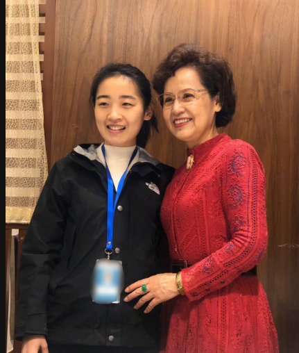 包贝尔分享海报宣传电影,网友:这是一部色情片?