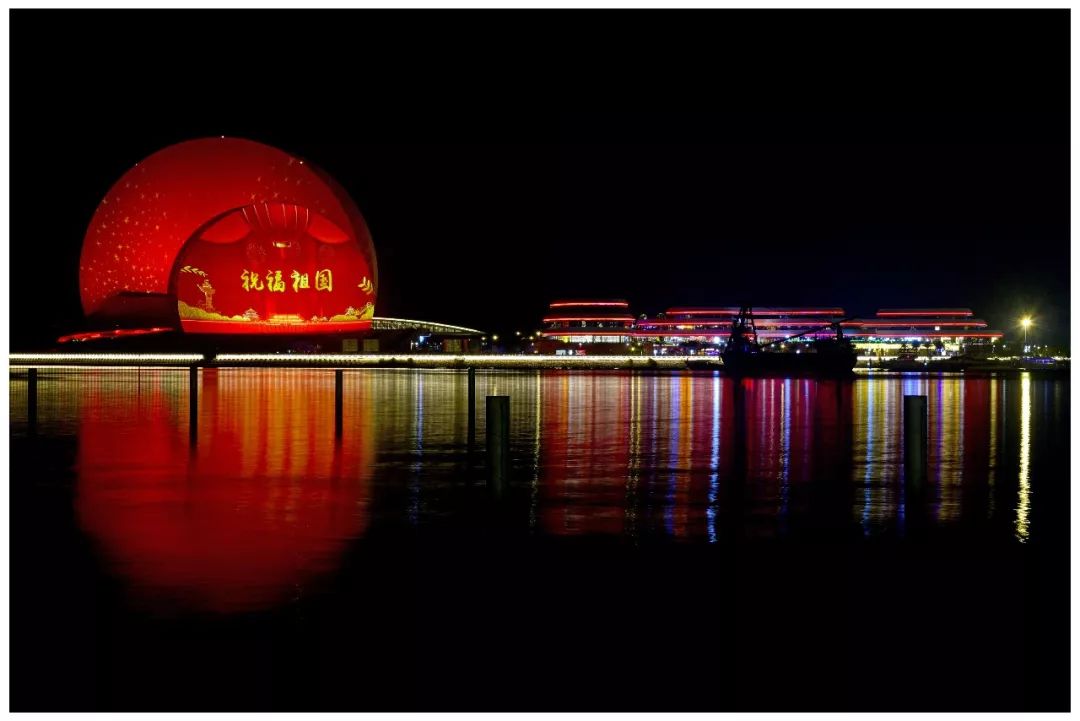 珠海日月贝光影秀雅江光电用璀璨灯光向盛世献礼