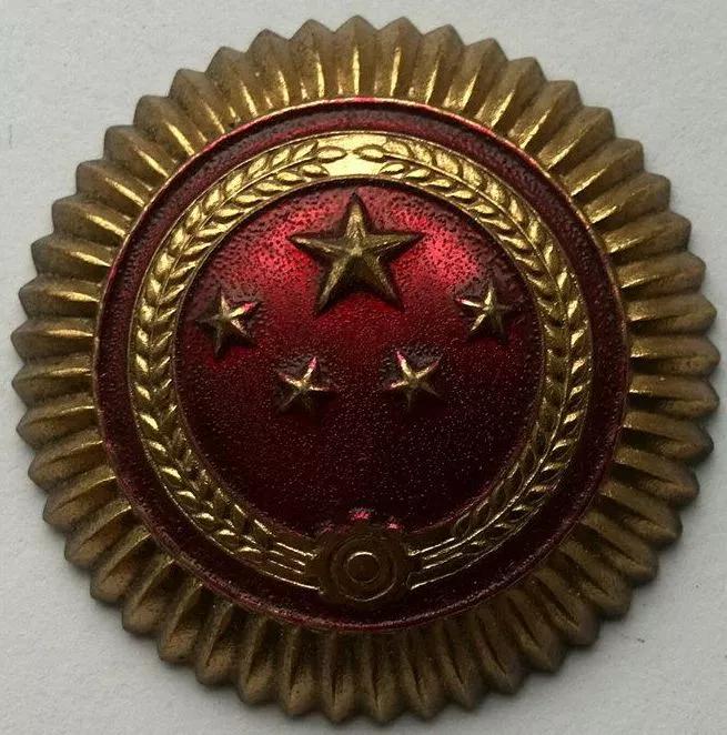 超多珍贵照片曝光看看这70年我们穿过的警服