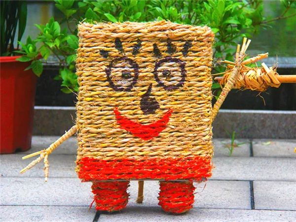 【魅力实验】创意稻草人,百变纸箱——科技节展学生科技制作成果