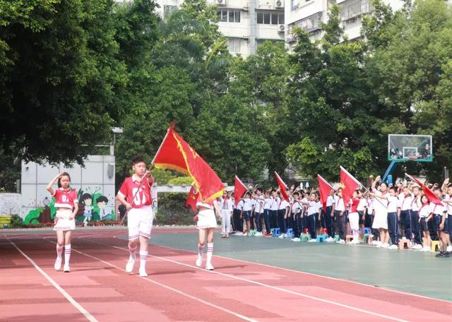 在中国少年先锋队建队70周年来临之际,逸景第一小学金穗校区举行了"