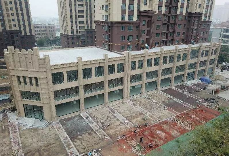 核心商业区 4000平方三层商业楼近期租售 有意向的来!