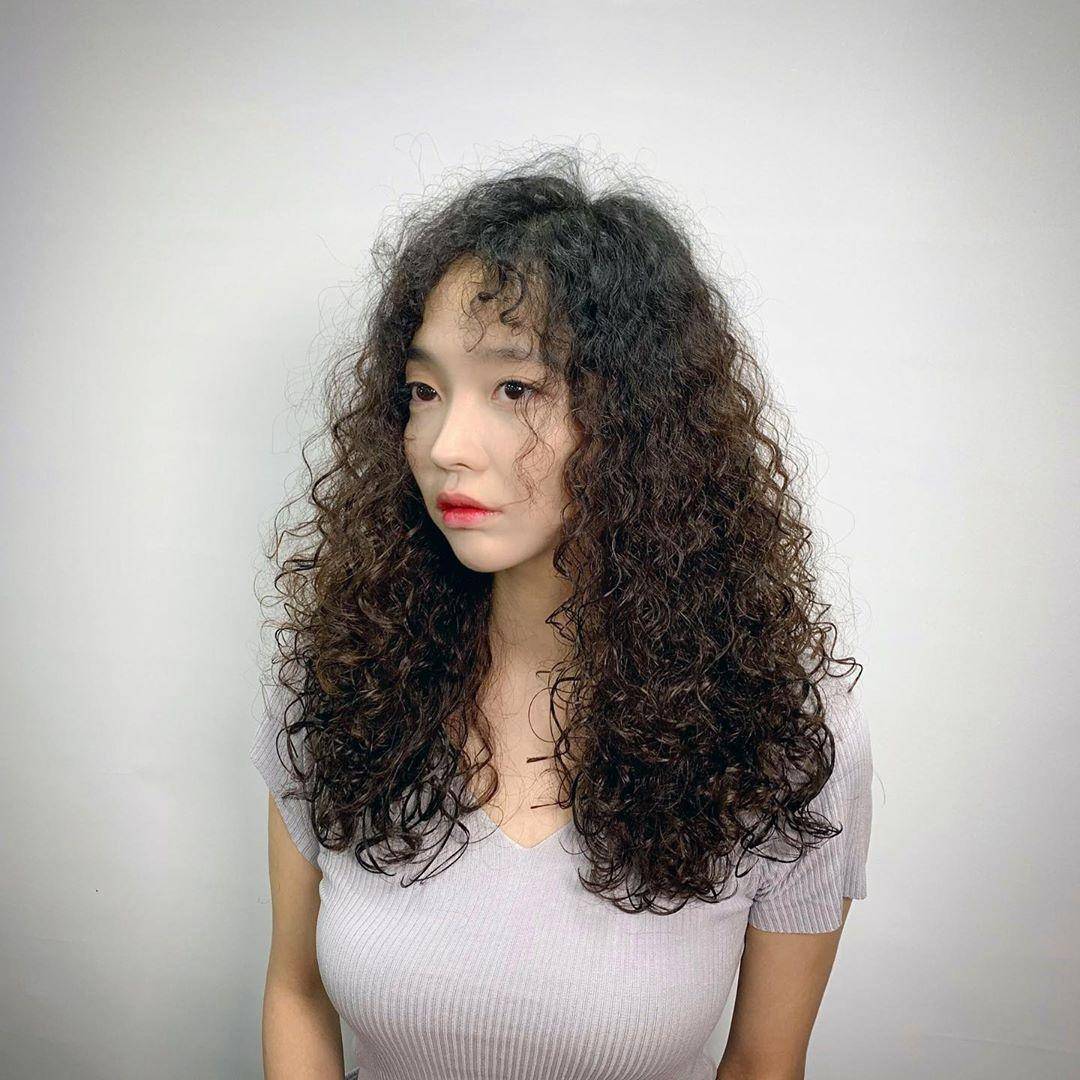 或者是半丸子头 减龄感立显 超级可爱的说