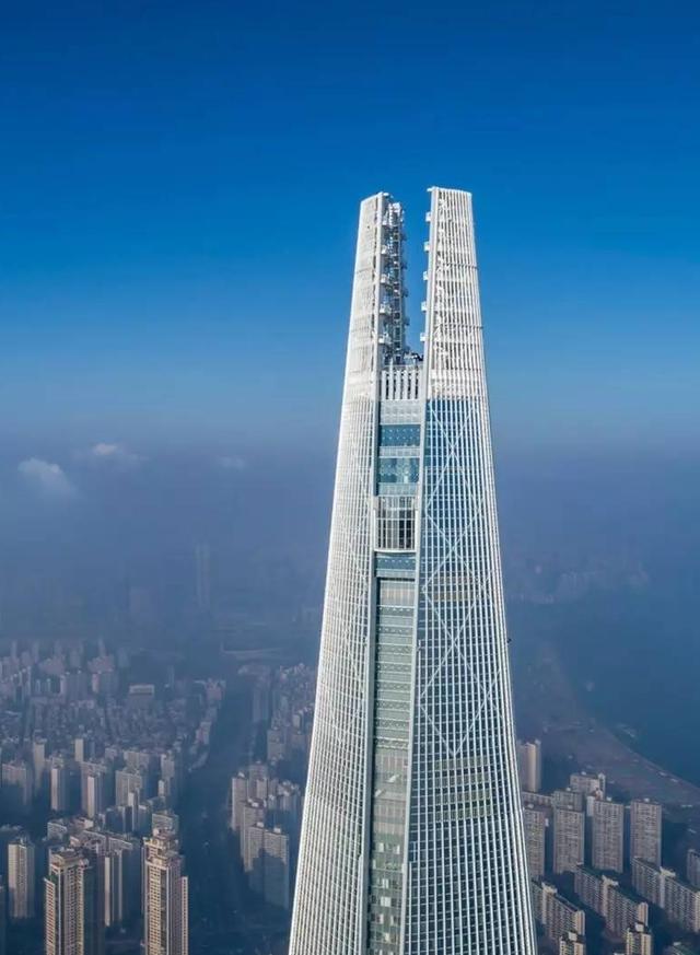 韩国第一高楼首尔的乐天世界大厦有济南泉城之根的气质